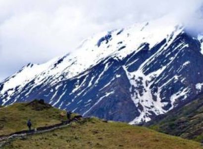 9 Days Ruinsara Lake Trek Tour