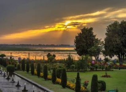 The Crown of Kashmir Tour