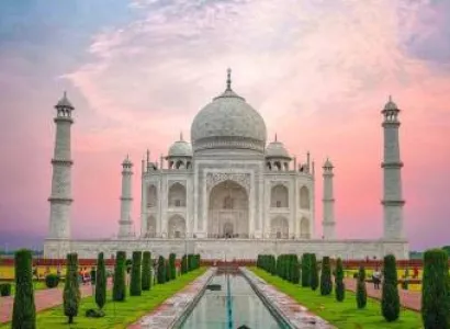 Agra 2N /3D Couple Tour Package