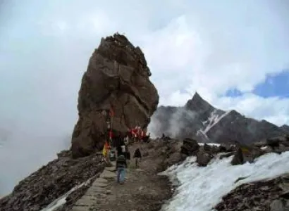6 Nights - 7 Days Shrikhand Mahadev Yatra Trek Tour