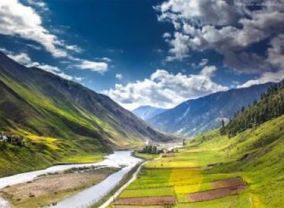 Gurez & Kashmir | A Blend Of Offbeat & Touristy