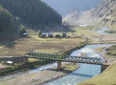 Kashmir Offbeat With Gurez, Lolab & More