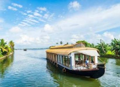 Quick Tour Of Kerala In 4 Days - Munnar - Alleppey