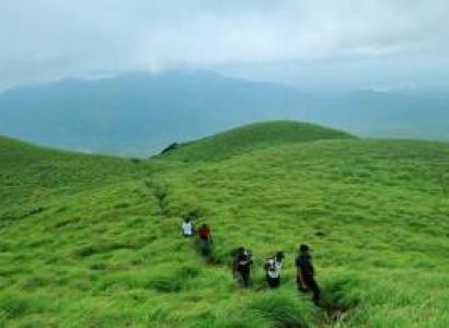 Wayanad With Chembra Peak - Kappad Beach 4 Days Tour