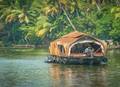 Munnar And Alappuzha Tour 4 Nights - 5 Days