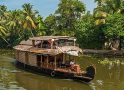 2N Cochin - Athirapally Tour Package