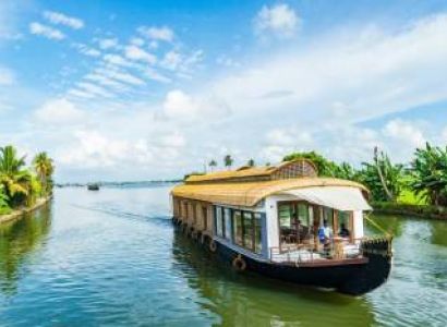 Kerala 4 Nights 5 Days Holiday Tour Package