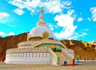 Enchanting Ladakh Tour with Nubra Valley & Pangong Lake