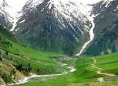 Idyllic Kashmir & Vaishnodevi Tour